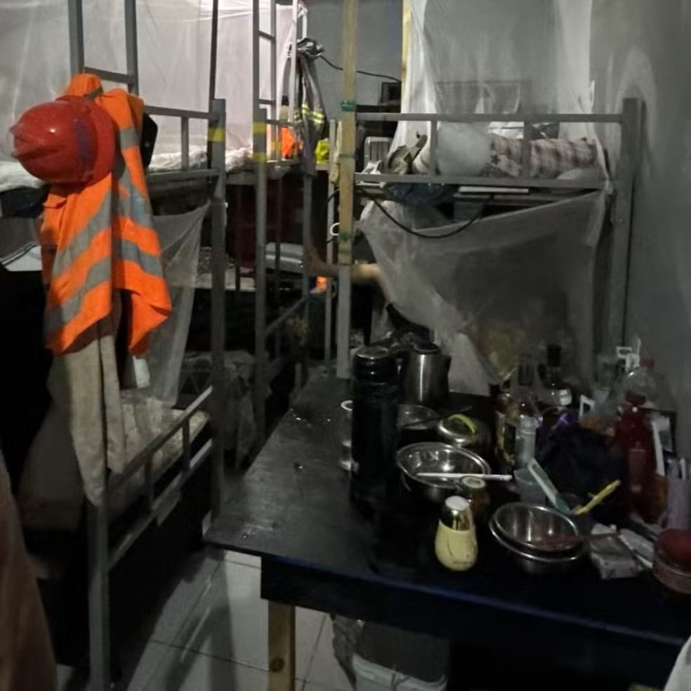 Otomotiv devi BYD’ye çağdaş “kölelik” davası: Emekçiler silah zoruyla tutuldu! otomotiv devi bydye cagdas kolelik davasi emekciler silah zoruyla tutuldu 1 mzmDsLUN
