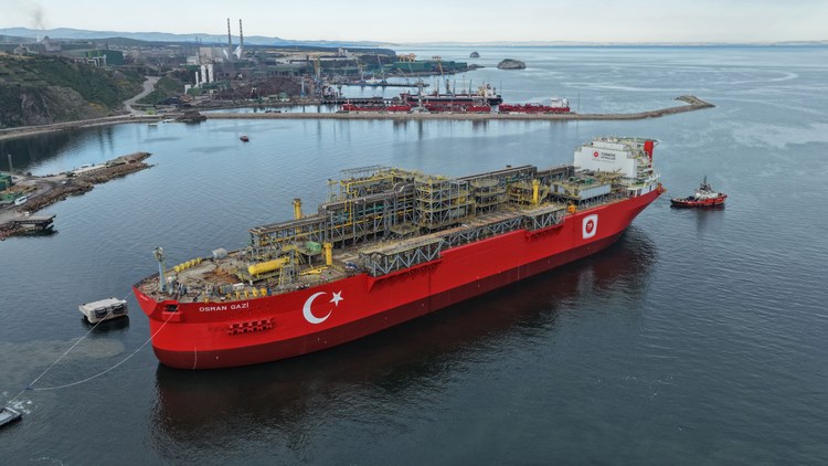 Türkiye'nin birinci yüzer doğal gaz üretim gemisi İstanbul'un fethinin yıl dönümünde Boğaz'dan geçecek turkiyenin birinci yuzer dogal gaz uretim gemisi istanbulun fethinin yil donumunde bogazdan gececek 0