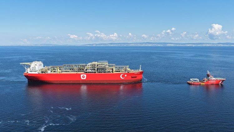 turkiyenin birinci yuzer dogal gaz uretim gemisi istanbulun fethinin yil donumunde bogazdan gececek 1 BsugJlIh