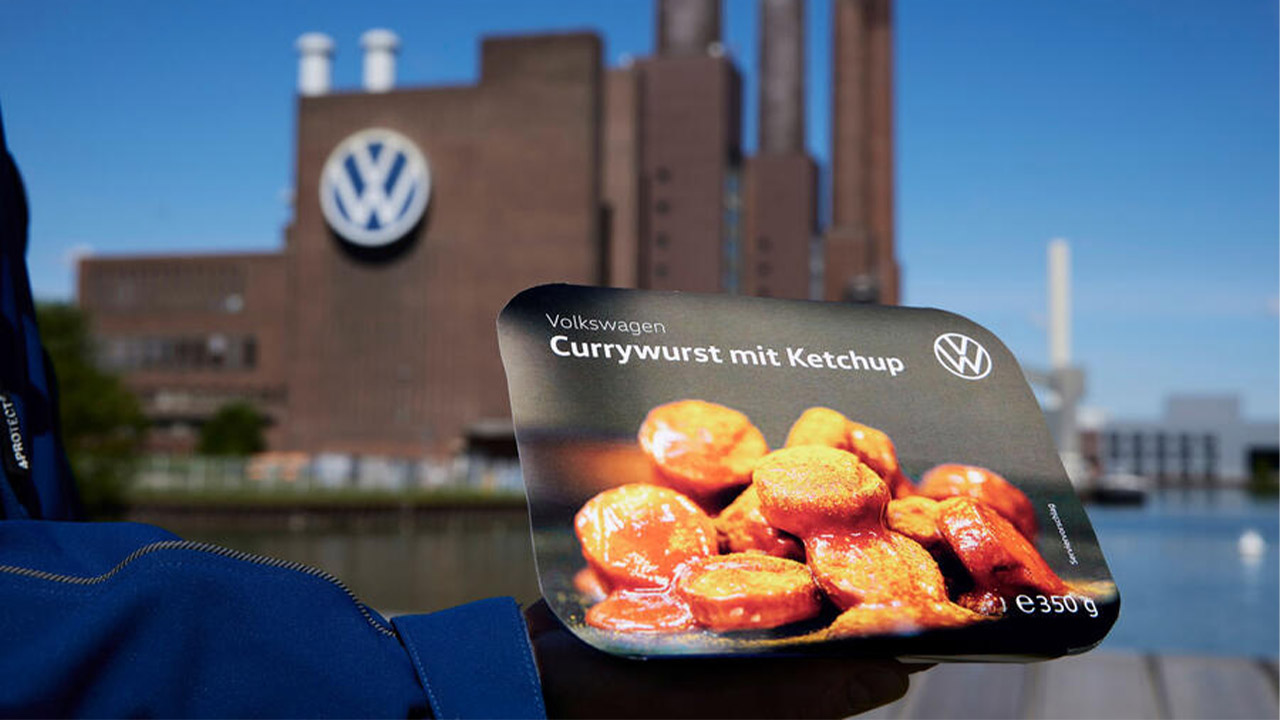 volkswagen almanyadaki tum supermarketlerde sosis satacak tamam da ne alaka 0