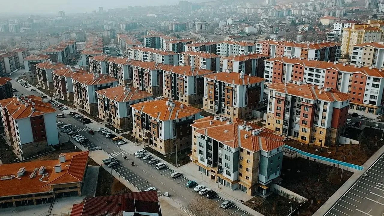Volvo’da kriz! Binlerce kişiyi işten çıkarıyor volvoda kriz binlerce kisiyi isten cikariyor 1 RDpWWqQj