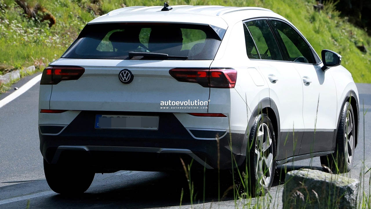 2026 volkswagen t roc bir sefer daha casus kameralara yakalandi iste tasarimi 1 9Qvg45Zb
