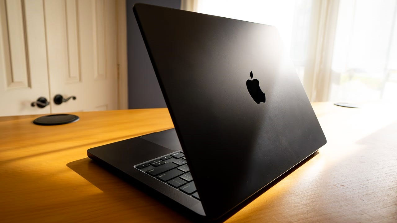 Apple, uygun fiyatlı MacBook modeli ile geliyor! apple uygun fiyatli macbook modeli ile geliyor 0 DWjk1p99