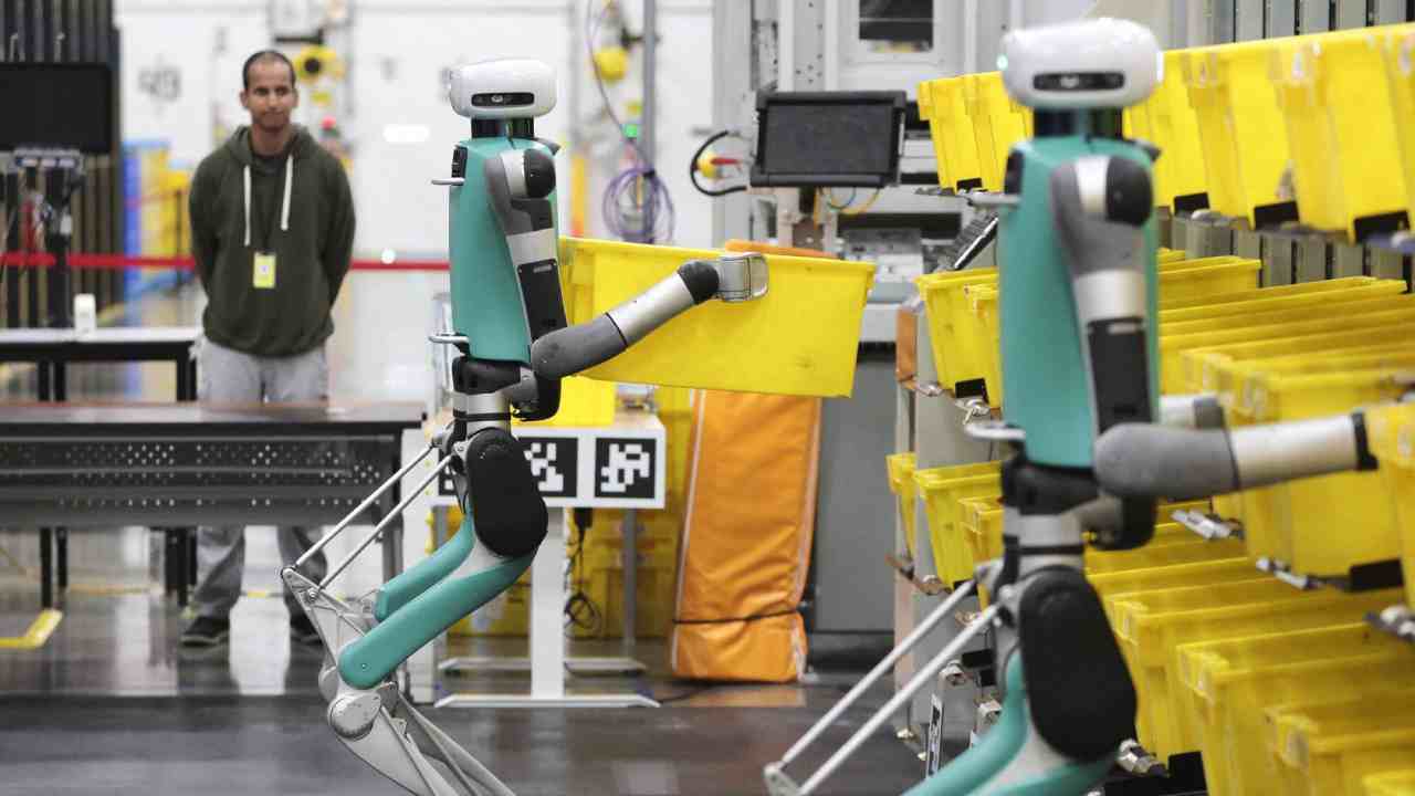 artik robotlar ter dokecek amazon insansi robotlarla kapiya teslimat devrini baslatiyor 0 6tGB94id