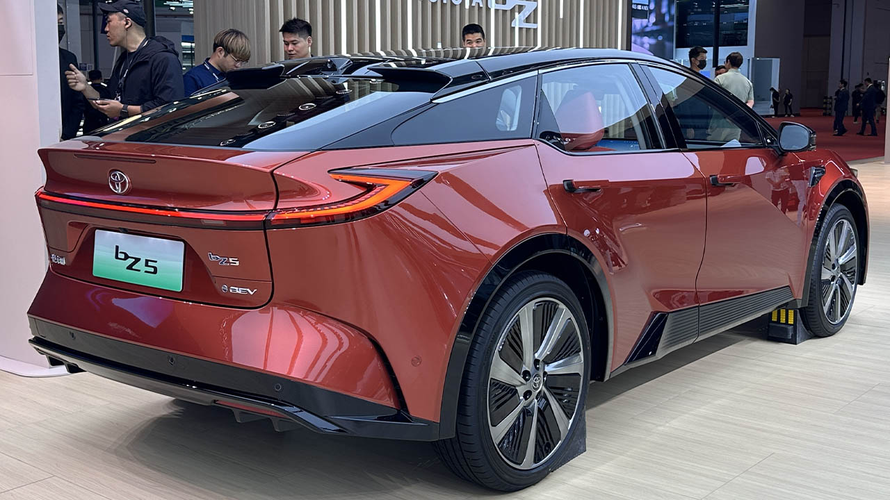 biz bu paraya corolla alamiyoruz toyota cok uygun fiyata efsane ozellikler sunan elektrikli arabasi 7Wzq6HRH