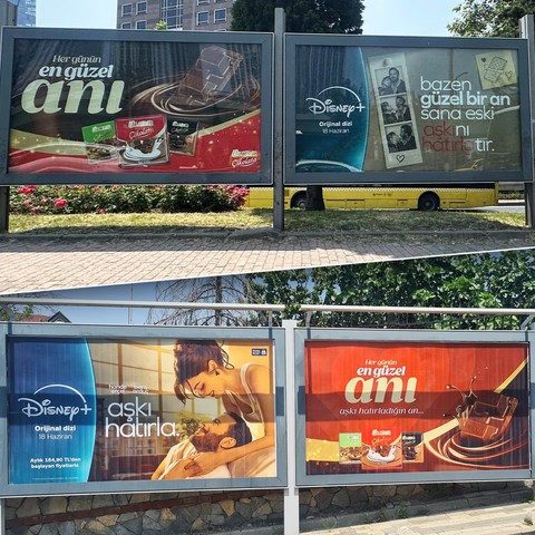 disneytan yeni dizisi aski hatirla icin yaratici bir acikhava kampanyasi konusan billboardlar 0 IYRJbvG8