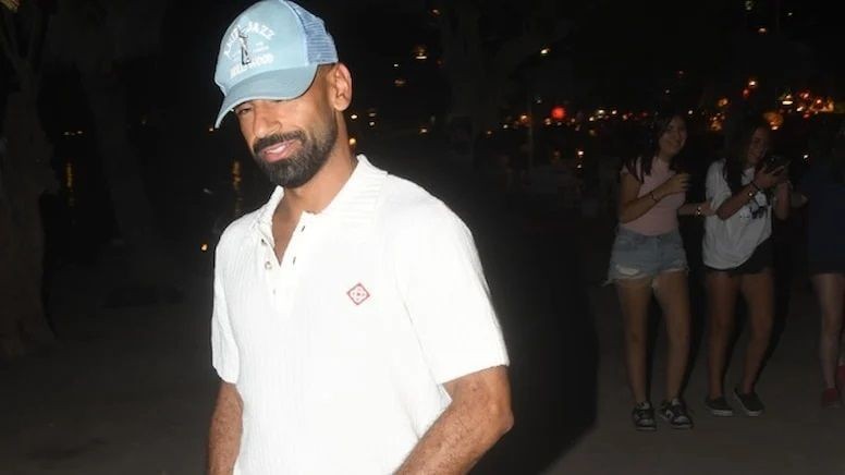 Dünya bunu konuşuyor, olmaz denilen oldu Mohamed Salah Türkiye'ye geldi dunya bunu konusuyor olmaz denilen oldu mohamed salah turkiyeye geldi 4