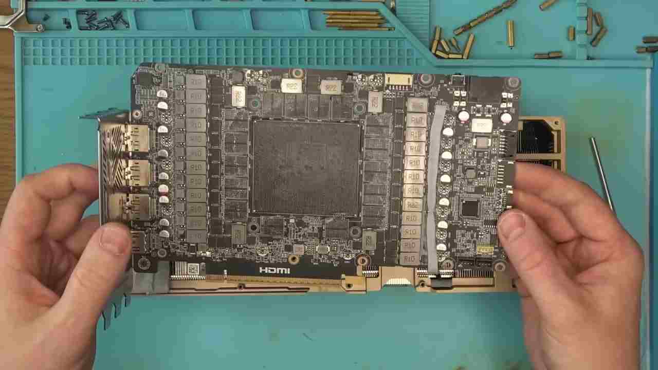 duzmece ekran karti skandallarina bir yenisi daha eklendi bir kisi ucuza aldigi rtx 5090 VwVceqv6