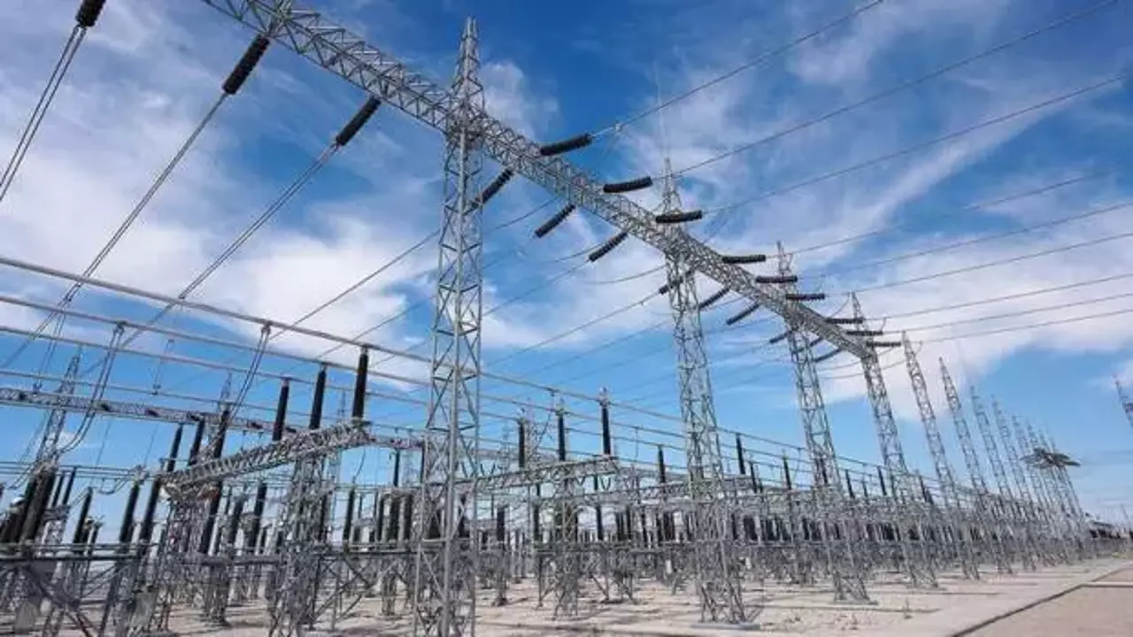 Elektriğe çok yüklendik, kablo yetmiyor! elektrige cok yuklendik kablo yetmiyor 0 NKzbOit7