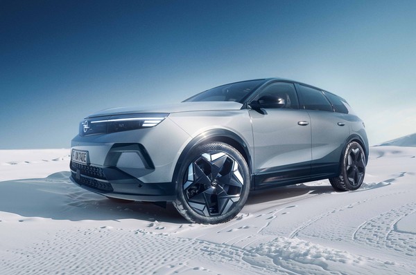 elektrikli opel modelleri verimli genis ve aile dostu seceneklerle gelecege taraf veriyor 1 VywPcApa