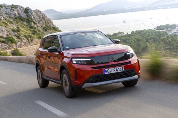 elektrikli opel modelleri verimli genis ve aile dostu seceneklerle gelecege taraf veriyor 2 k1DfNWPW