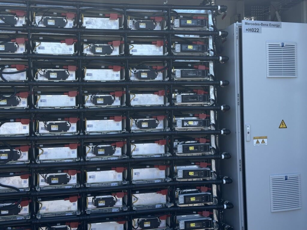 Eski elektrikli araç bataryaları, güç depolama tesisinde kullanıldı eski elektrikli arac bataryalari guc depolama tesisinde kullanildi 1 VLJeaYOB