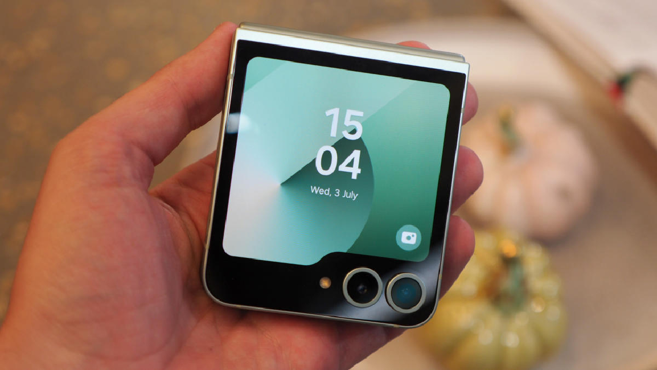 galaxy z flip fe icin geri sayim fiyati ortaya cikti 0 sqmJnyL8