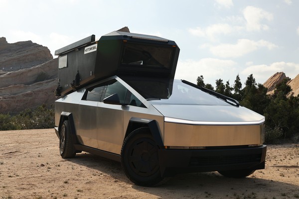 hotomobil tesla cybertruck icin urettigi karavani bitcoin konferansinda tanitti 1