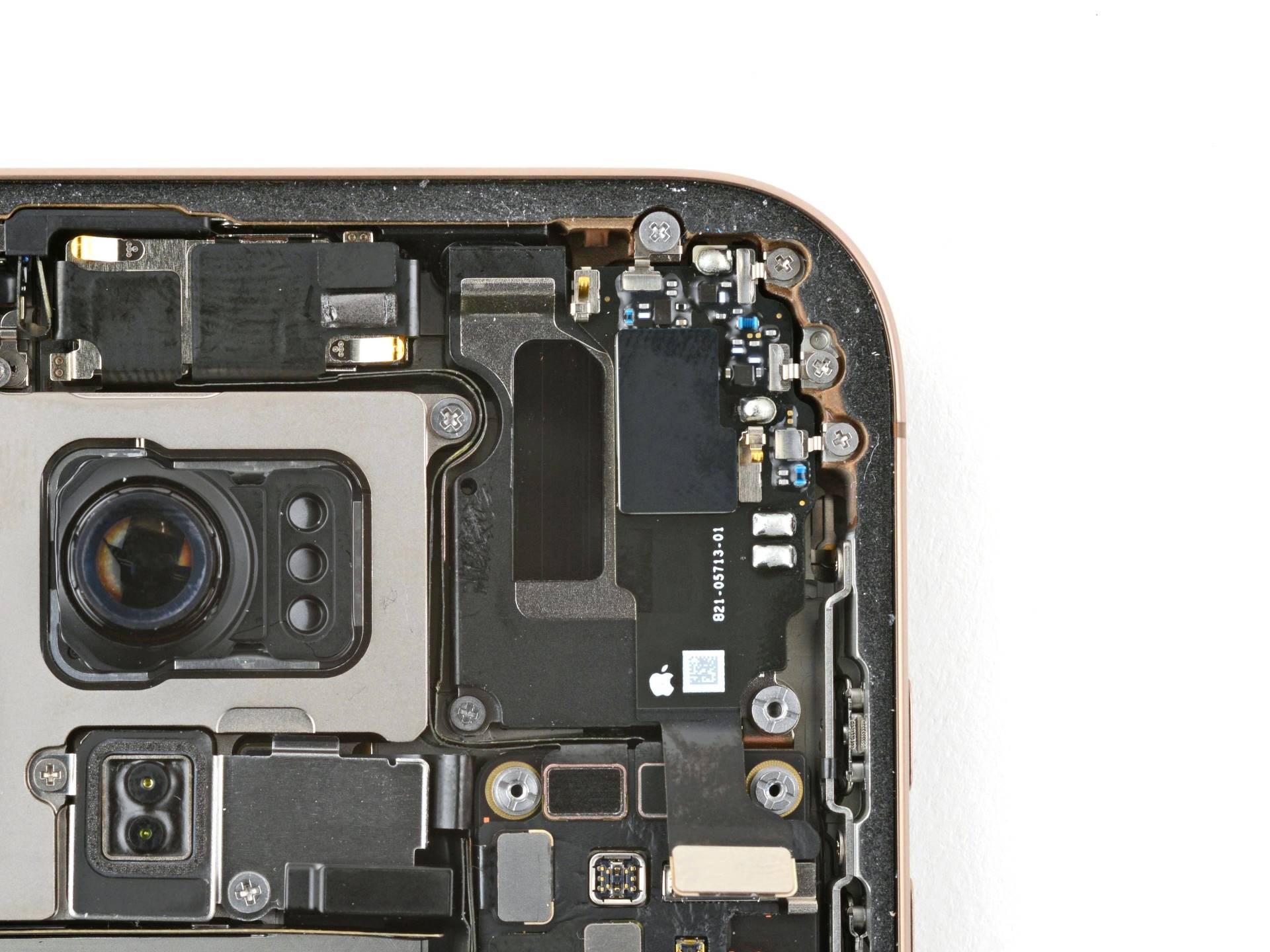 iphone 17 pro serisinde daha buyuk bir ahize yuvasi yer alacak 0 Ck7SrYCV