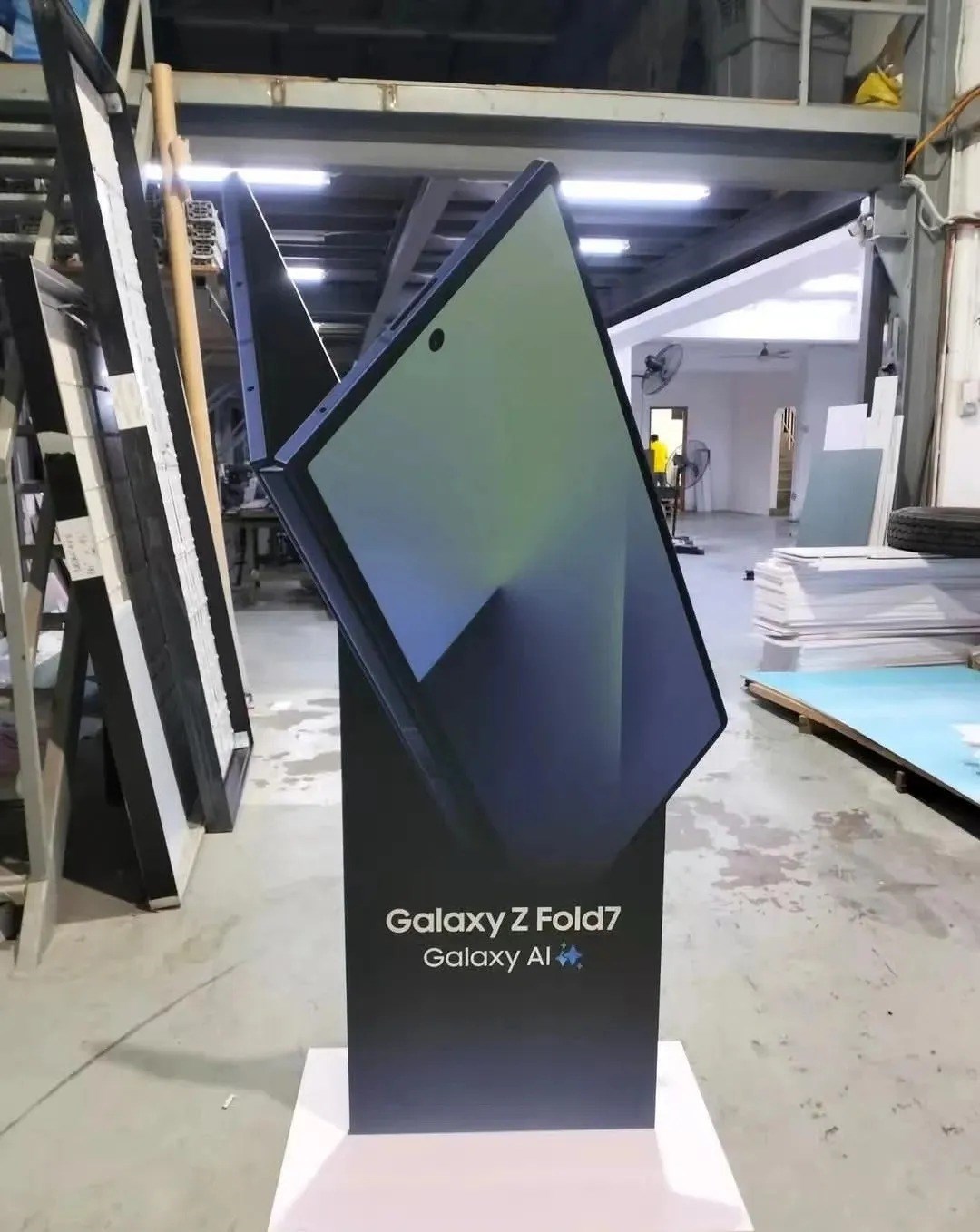 samsung galaxy z fold 7 sizintisi kamera tasarimi sasirtti 1 d75i6CAc