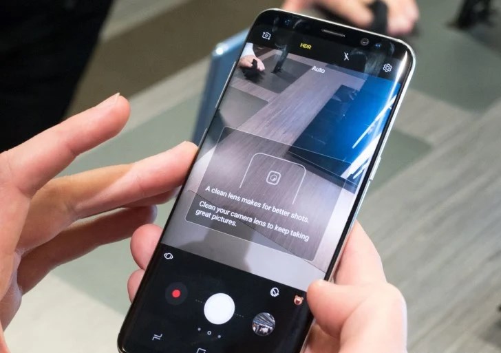 samsungun 8 yillik ozelligi ios 26ya geldi kamerayi temizle uyarisi 2 nRZN9wvl