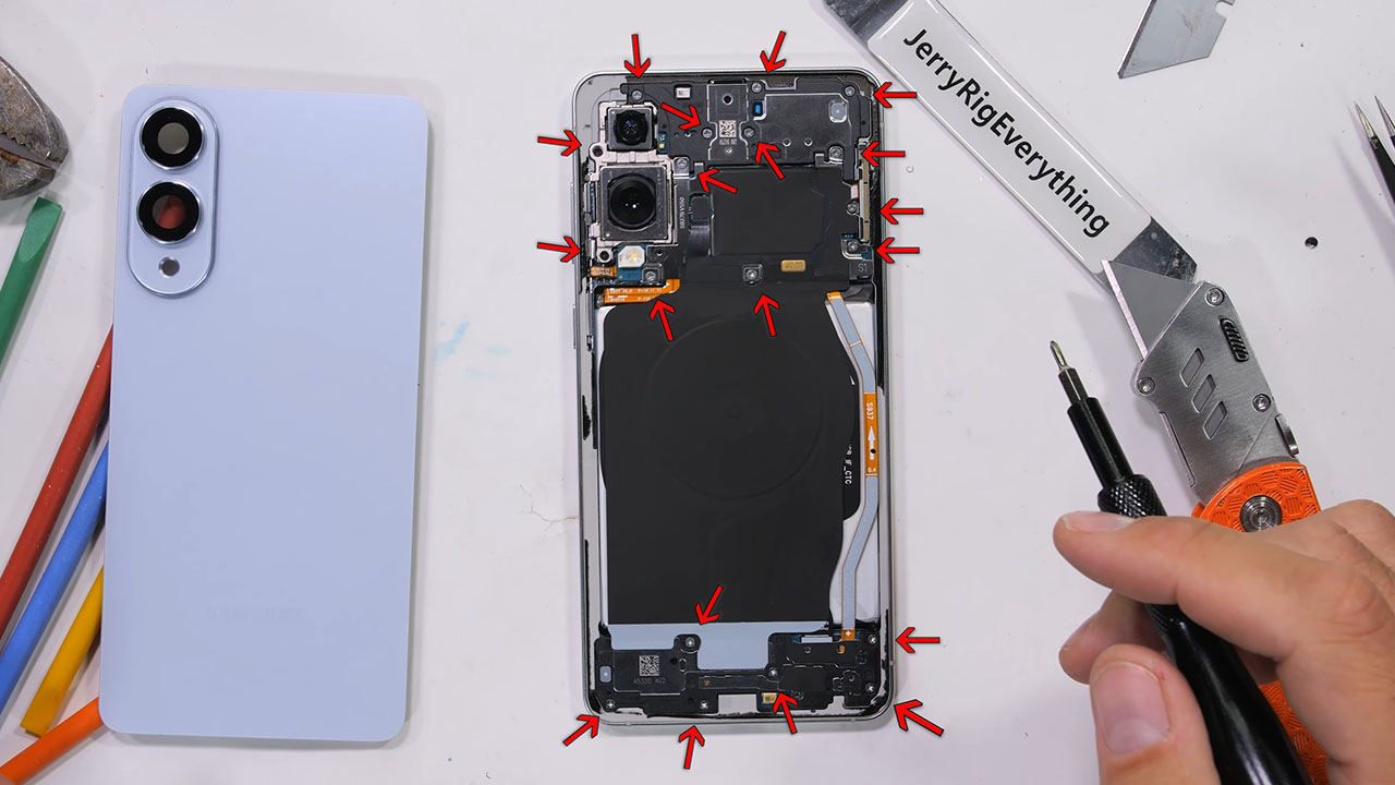samsungun ustun ince telefonu galaxy s25 edge modullerine ayrildi video 0 yRtEJnpS