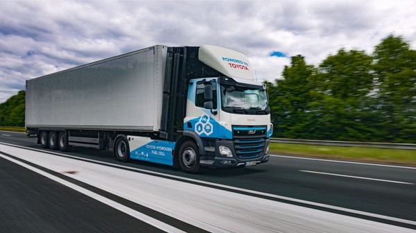 toyota avrupada yakit hucreli kamyonlarla sifir emisyon lojistigini baslatiyor 1 KcLFac61