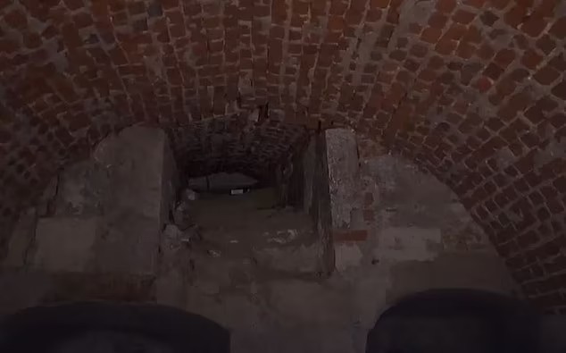 Ünlü kalede, 300 yıldır kimsenin giremediği bir oda ortaya çıktı unlu kalede 300 yildir kimsenin giremedigi bir oda ortaya cikti 1 mKiiigJy