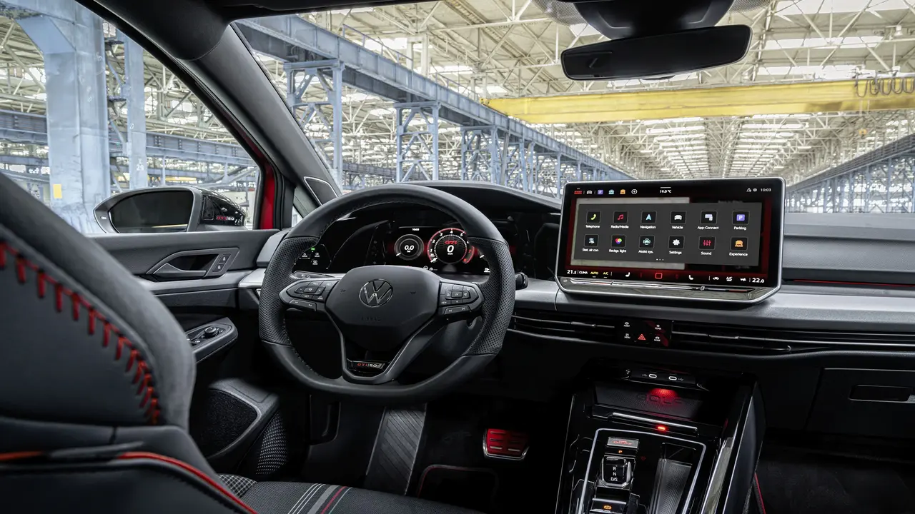 Volkswagen, yeni kuşak Golf GTI modelini tanıttı! volkswagen yeni kusak golf gti modelini tanitti 0