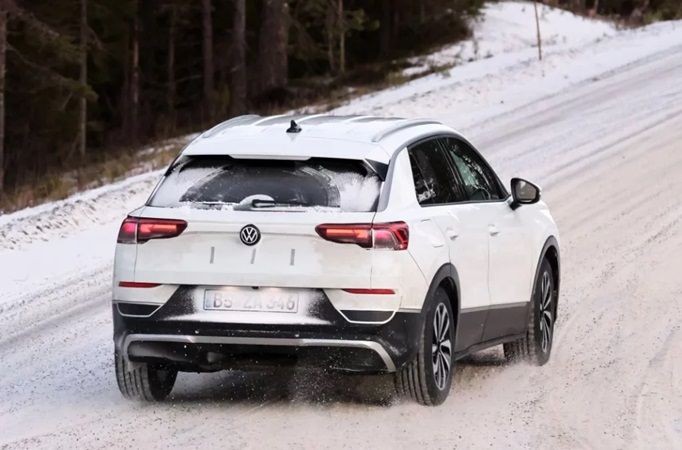 Yeni Volkswagen T-ROC kanlı canlı görüntülendi, Türkiye fiyatı muhakkak oldu yeni volkswagen t roc kanli canli goruntulendi turkiye fiyati muhakkak oldu 0 BE8SrEfj