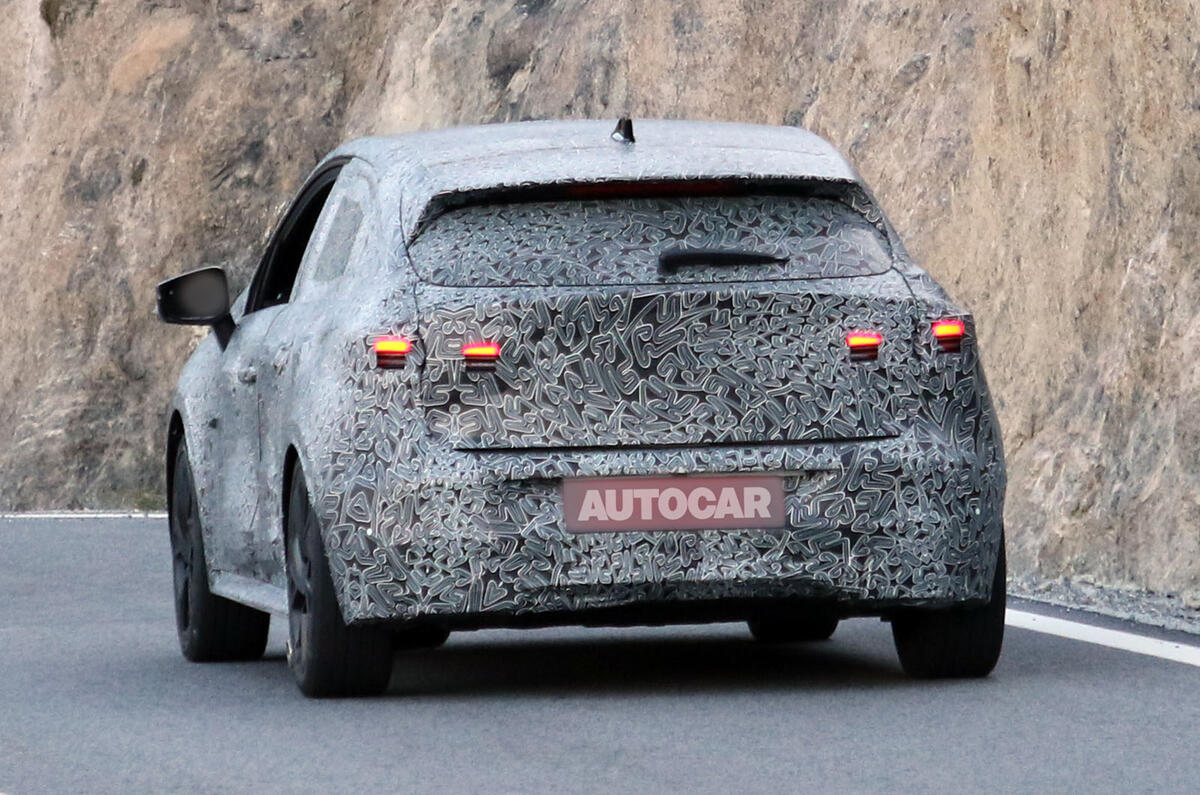 2026 model renault clio birinci defa gorucuye cikiyor 1 km58g42y