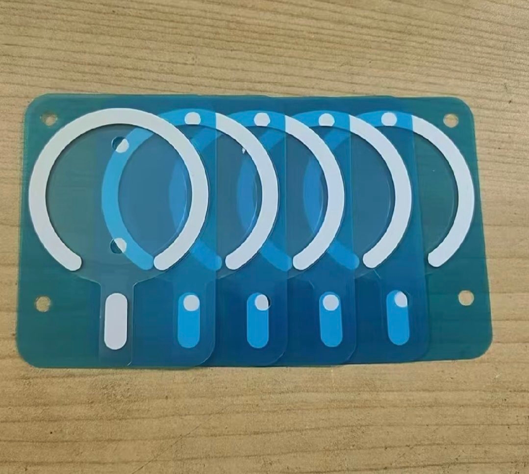 apple logosunun yer degisimi magsafee de sicradi iphone 17 proda magsafe kiliflar bu turlu m72rlC56