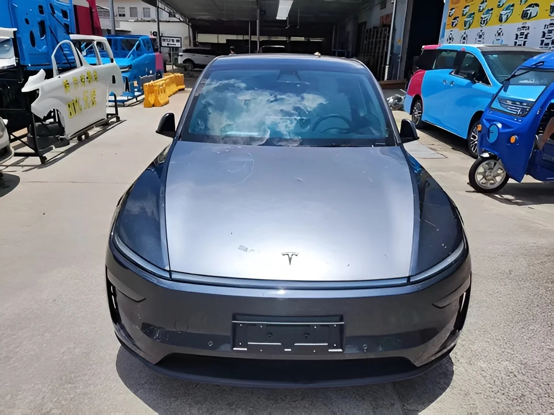 bursa sanayi uyuyor eski tesla model y modifiye edilerek model y junipere donusturuldu 1