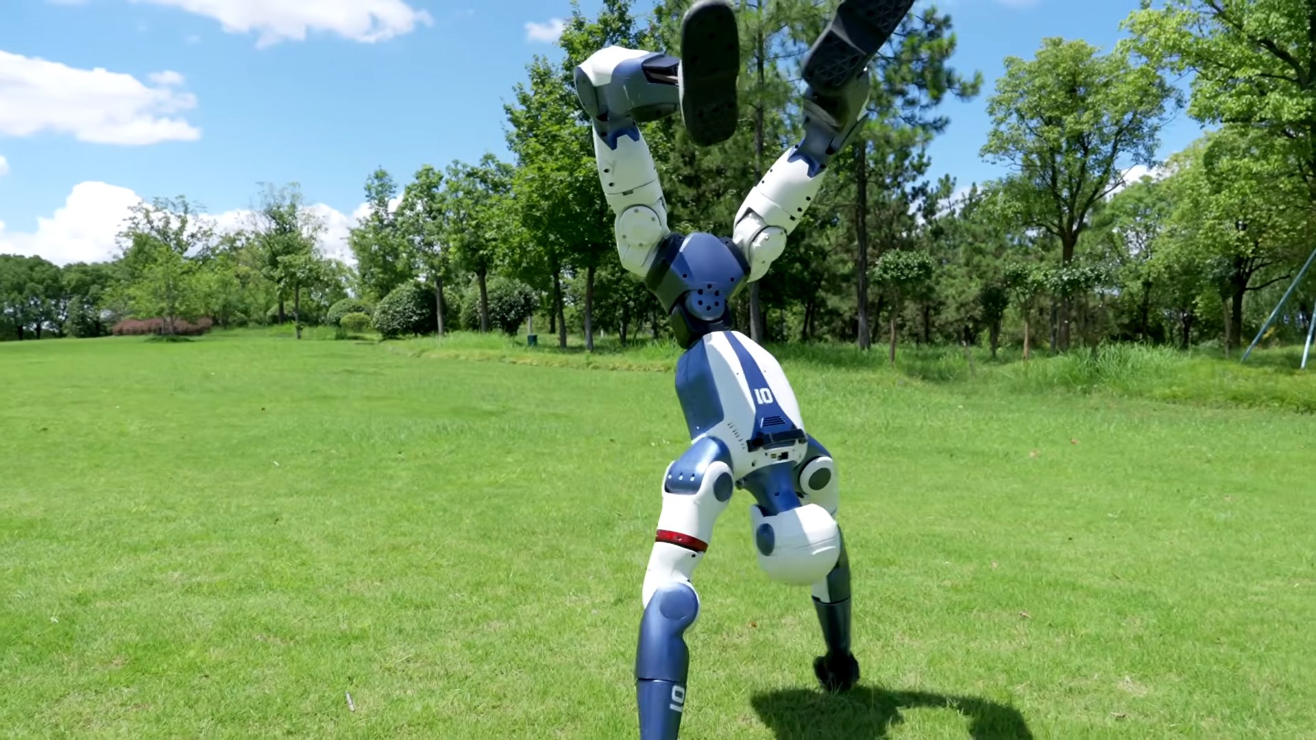 cinli unitreeden 6000 dolar altina insansi robot 1 uyapiHSn