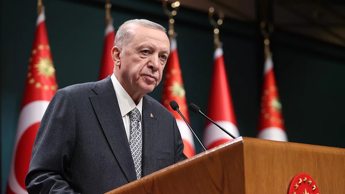 Cumhurbaşkanı'ndan yapay zeka açıklaması: "10 milyar dolar yatırımla data merkezi bölgeleri kuracağız" cumhurbaskanindan yapay zeka aciklamasi 10 milyar dolar yatirimla data merkezi bolgeleri kuracagiz 0 D5yduMun