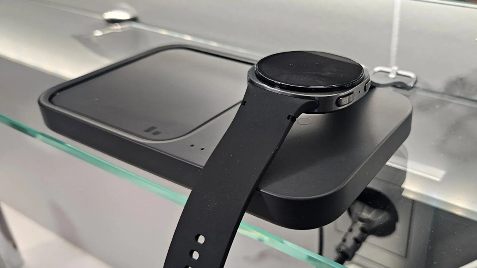 Galaxy Watch 8'de tasarım yanlışı: Şarj şikayetleri artıyor! galaxy watch 8de tasarim yanlisi sarj sikayetleri artiyor 0 rYCNJ2jp