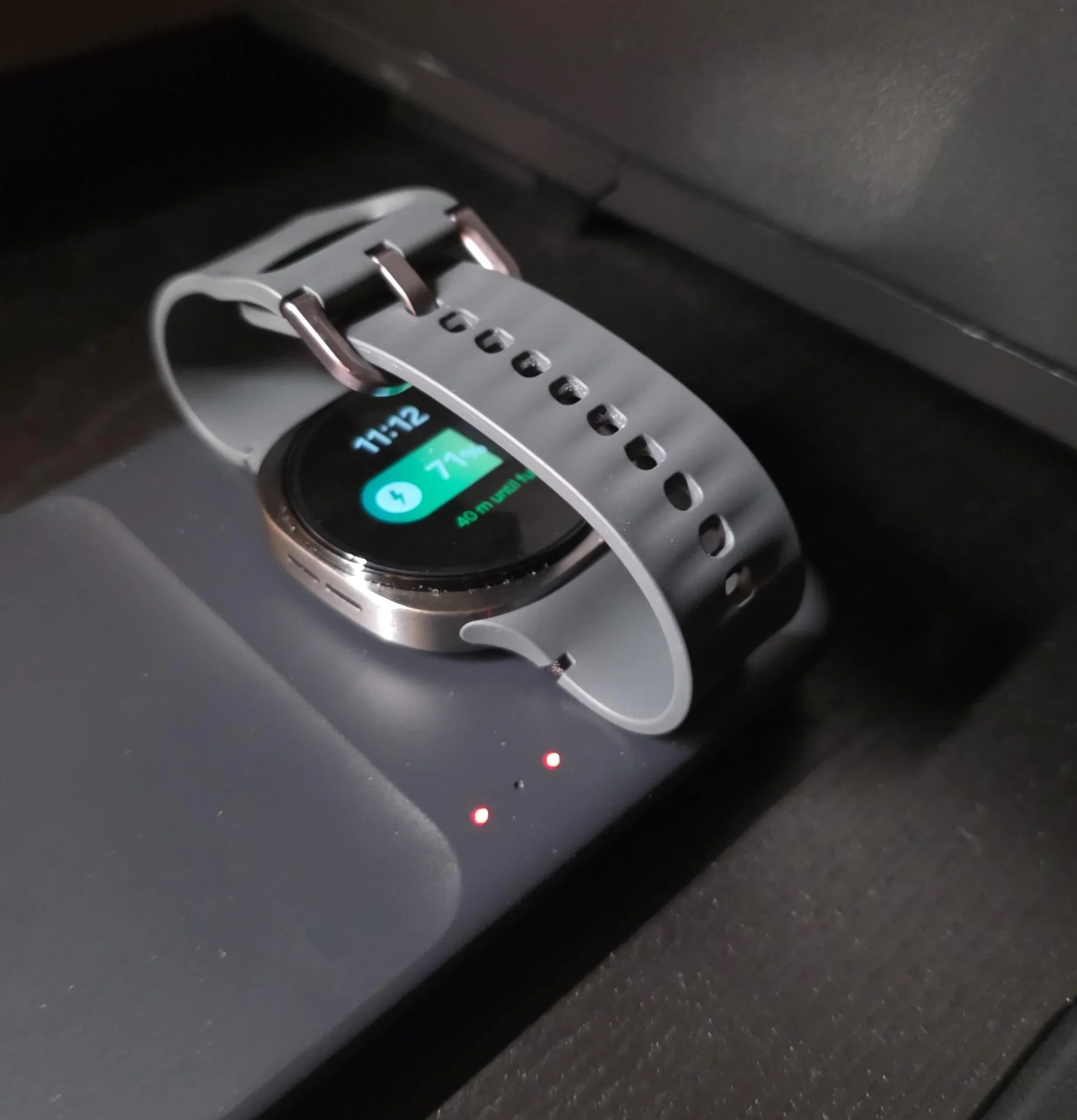 Galaxy Watch 8'de tasarım yanlışı: Şarj şikayetleri artıyor! galaxy watch 8de tasarim yanlisi sarj sikayetleri artiyor 1 cJSKlHqK