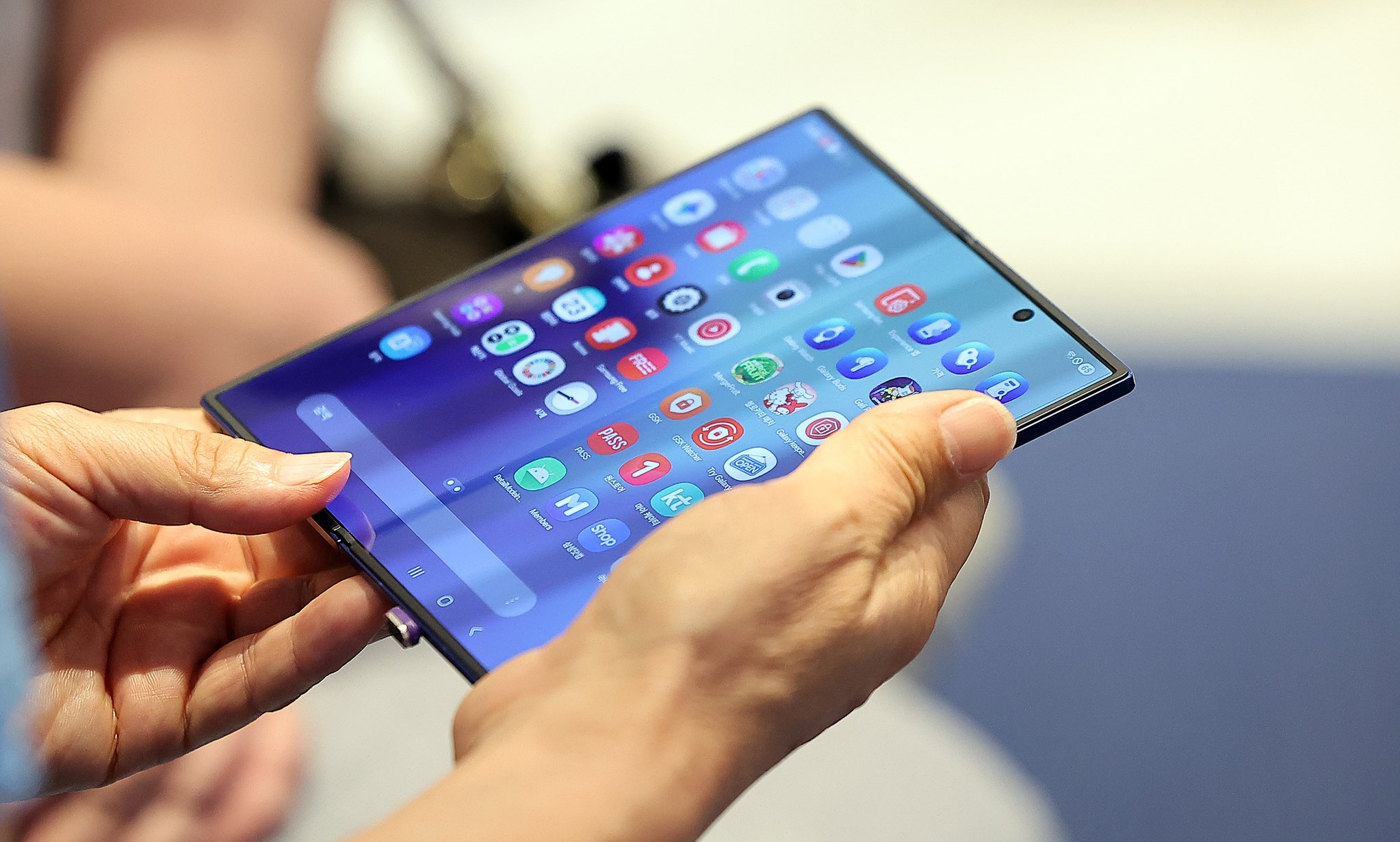 Galaxy Z Fold 7'de siyah beyaz ekran sorunu ortaya çıktı galaxy z fold 7de siyah beyaz ekran sorunu ortaya cikti 0 ntpbgRg2