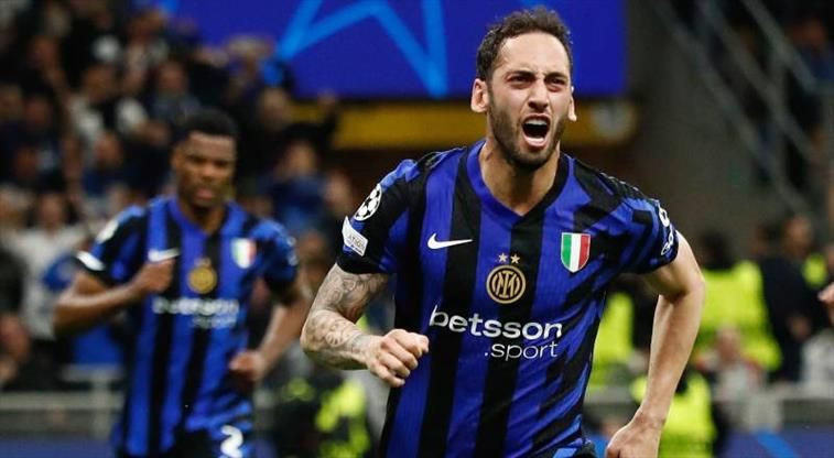 hakan calhanoglu fenerbahcede ali koc tek telefonuyla transferi bitirdi 3 YLlVHHGR
