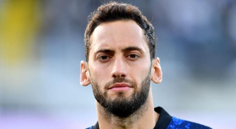 hakan calhanoglu fenerbahcede ali koc tek telefonuyla transferi bitirdi 5 nbPb2Xea