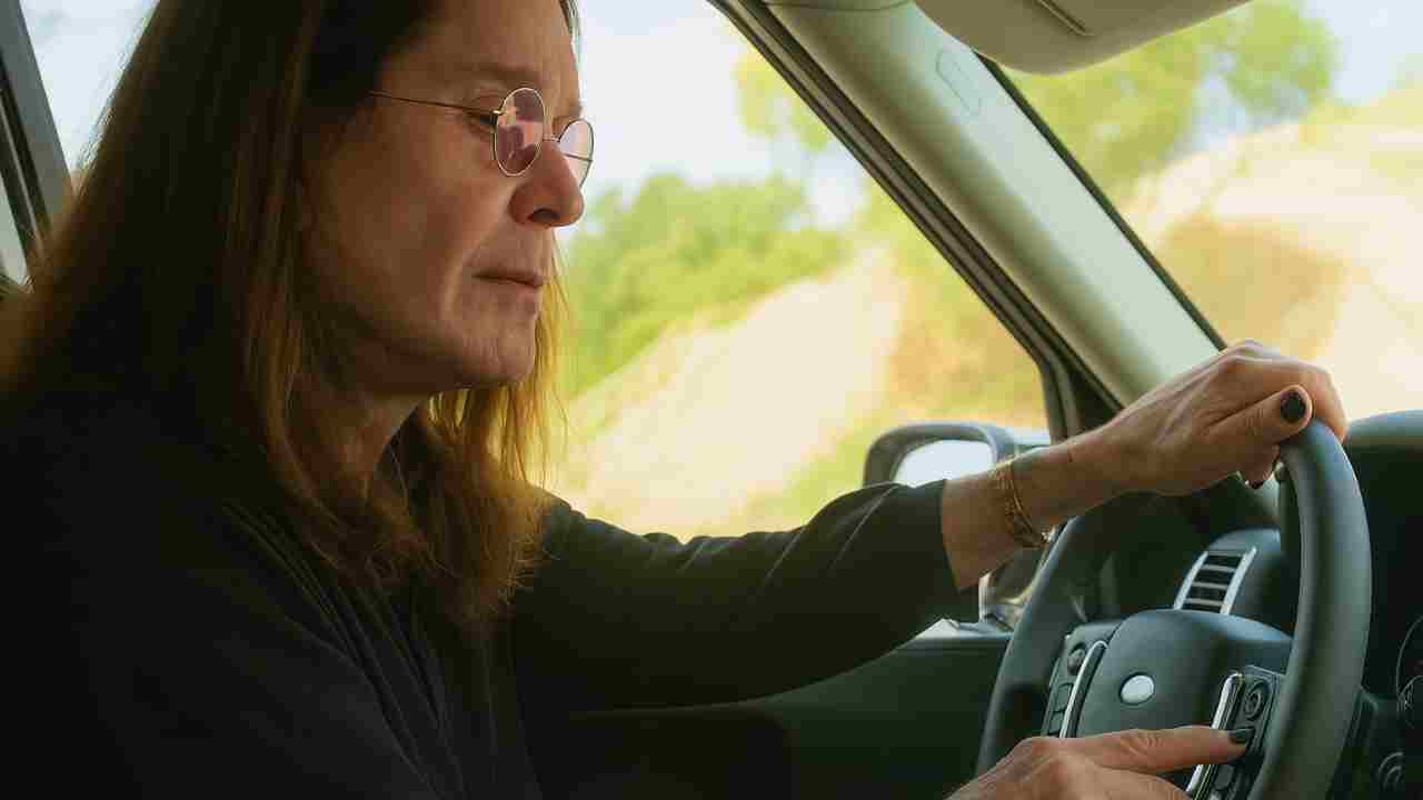 heavy metal efsanesi ozzy osbourneun teknolojiyle olan bagi sandiginizdan cok daha derindi iste pek qOiDy4bu
