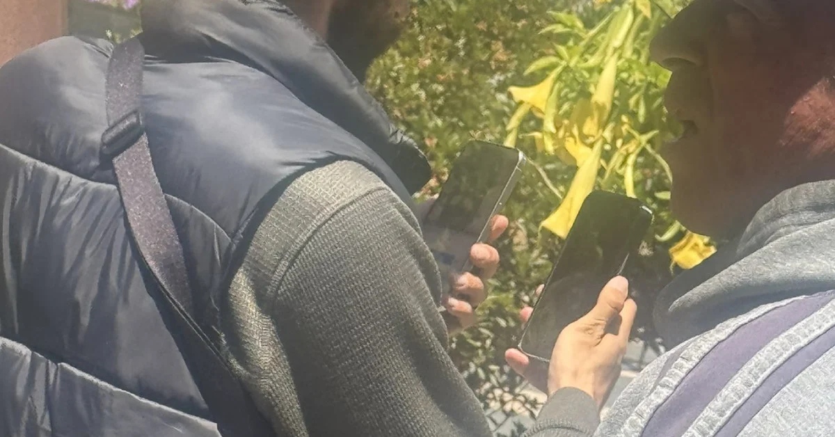 iphone 17 pro birinci sefer halka acik bir alanda kullanilirken goruntulendi bugune kadarki en EK4FvtpF