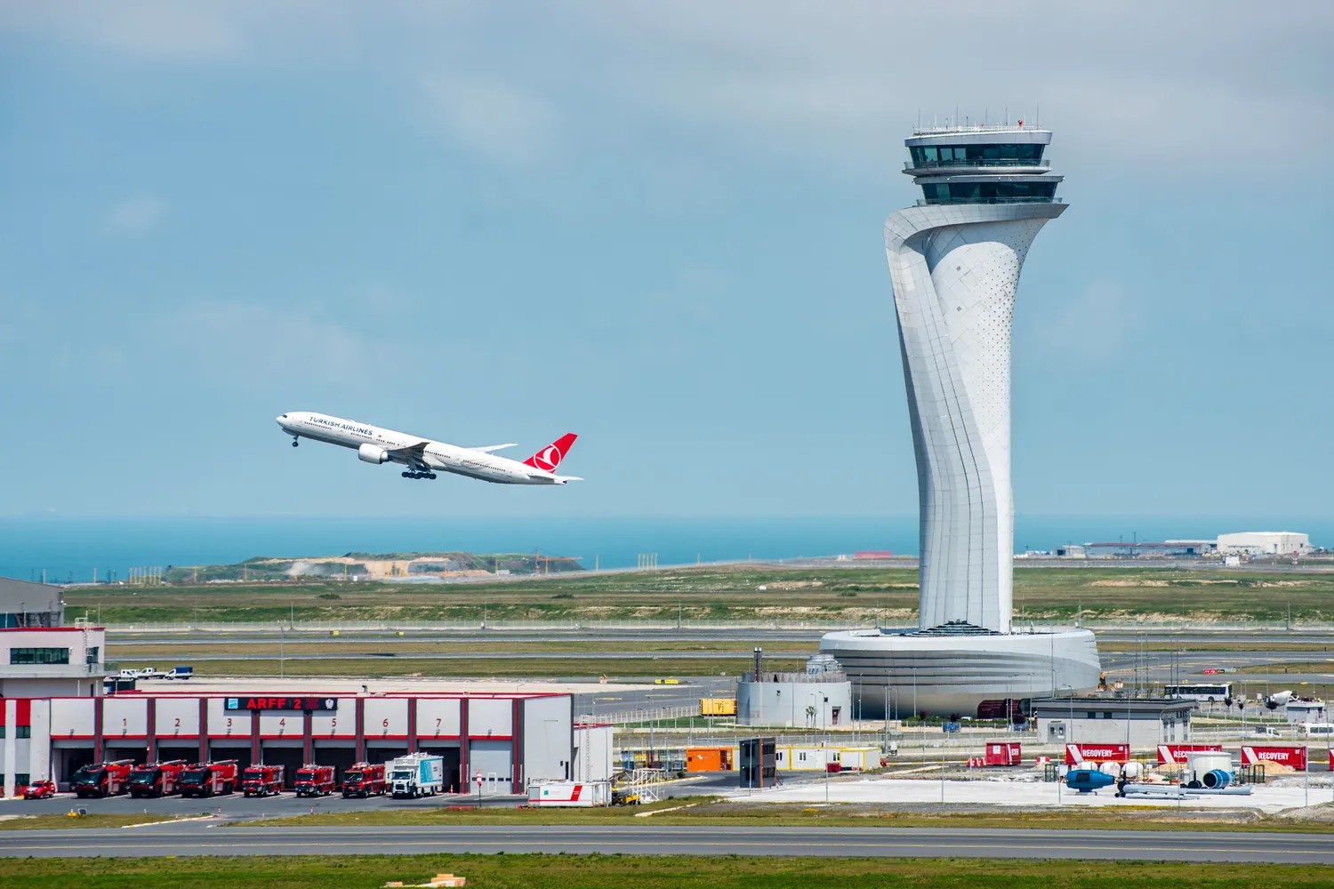 istanbul havalimani tepede dunyanin en guzel havalimani unvani tekrar turkiyenin 1 uYwa16LW