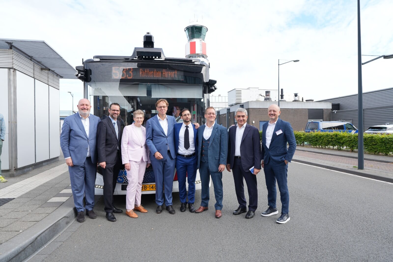 Otonom e-ATAK, Rotterdam Havalimanı’nda yolcu taşımaya başladı otonom e atak rotterdam havalimaninda yolcu tasimaya basladi 0 wrSrTRsq