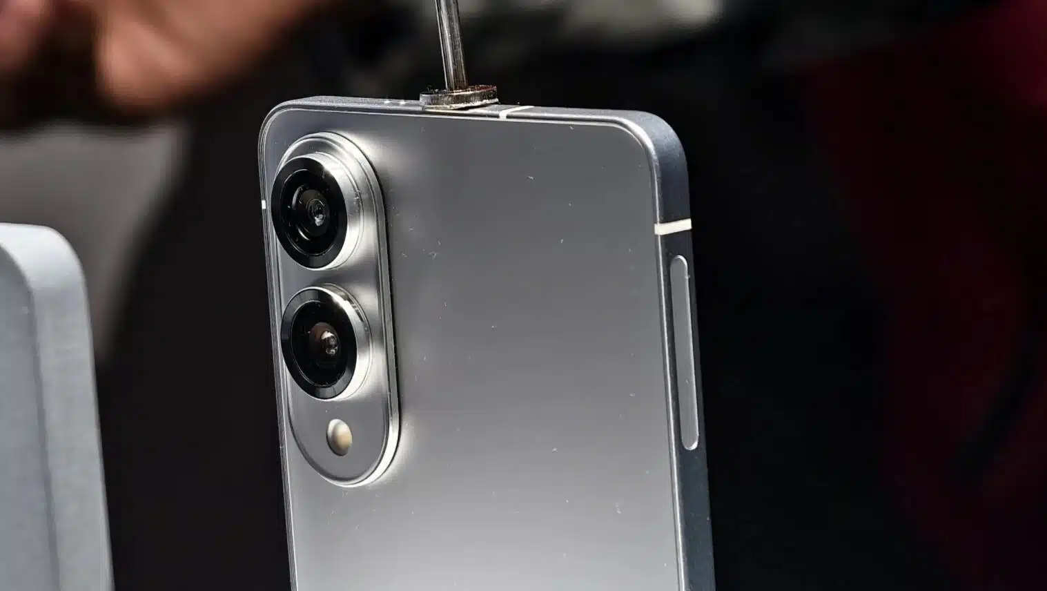 samsung galaxy s26 edge hakkinda keyiflendiren tez batarya buyuyecek telefon daha da incelecek 0 tPjNJnrw