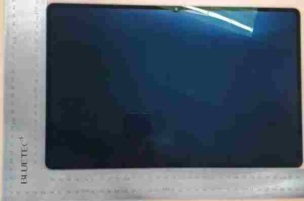 samsung galaxy tab s11 serisinin kanli canli fotografi paylasildi 0 tJAU64ai