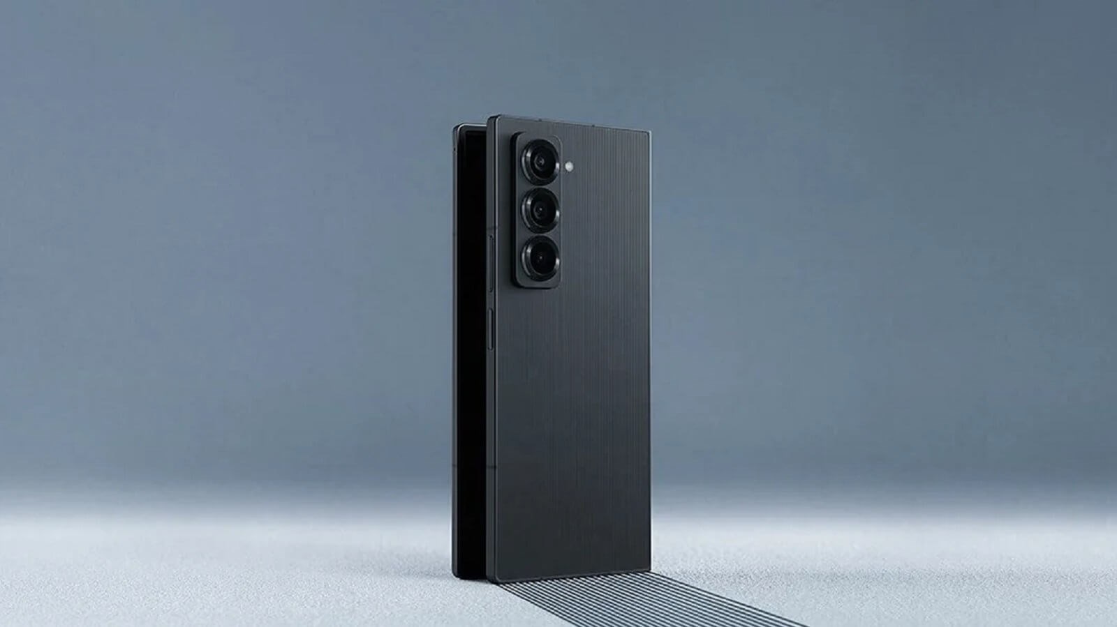 samsung galaxy z fold 7 canli olarak goruntulendi iste tasarimi 0 YEuXKRMC