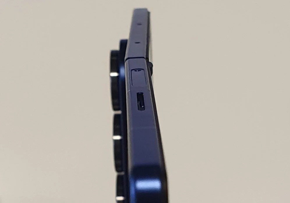Samsung Galaxy Z Fold 7 teşhir eserlerindeki ıstırap, almak isteyenleri korkuttu samsung galaxy z fold 7 teshir eserlerindeki istirap almak isteyenleri korkuttu 0 HOY8BDKp