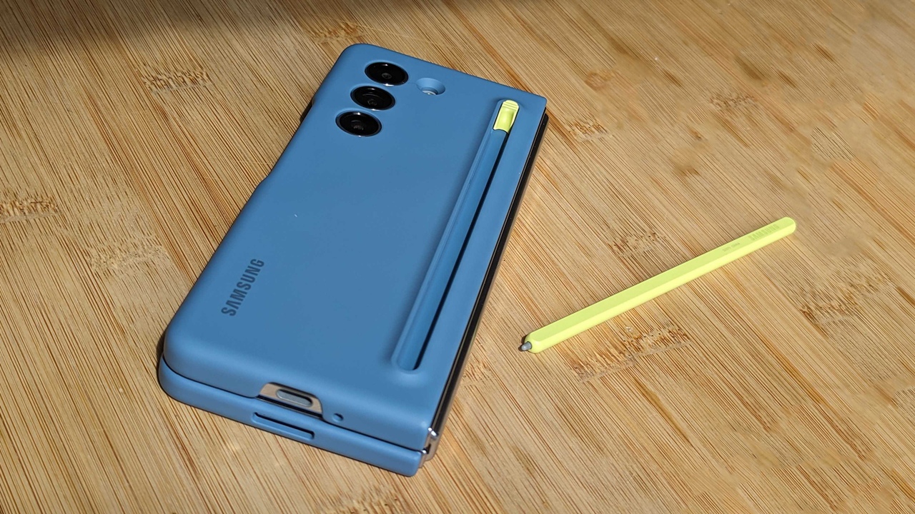 samsung reaksiyonlara sessiz kalamadi s pen katlanabilir telefonlara geri donuyor 0 FVAG64pJ