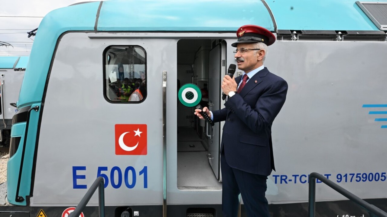 Yerli elektrikli lokomotif birinci seferini tamamladı yerli elektrikli lokomotif birinci seferini tamamladi 0 6e6SqQdl